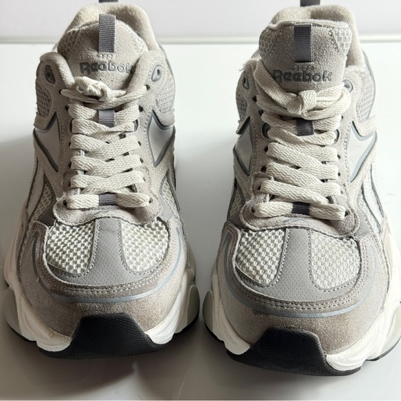 Reebok Men’s Retro Classic Sneakers Size 10.5 Grey Beige Mesh Suede Comfort - Picture 7 of 10